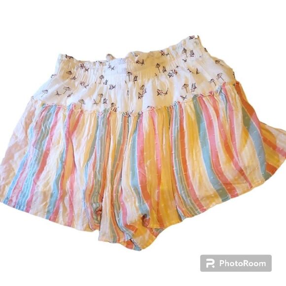 Versona Women's Summer Shorts Size Medium - Picture 2 of 6